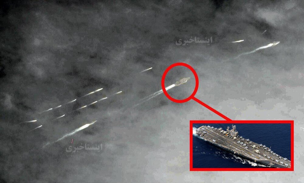 تصویر ماهواره‌ای از قایق‌های تندروی سپاه در نزدیکی ناو هواپیمابر آبراهام لینکن آمریکا در خلیج فارس (+عکس)