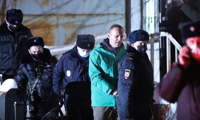 دستگیری افسر پلیس روسیه به دلیل افشای اطلاعات درباره مسموم کنندگان ناوالنی