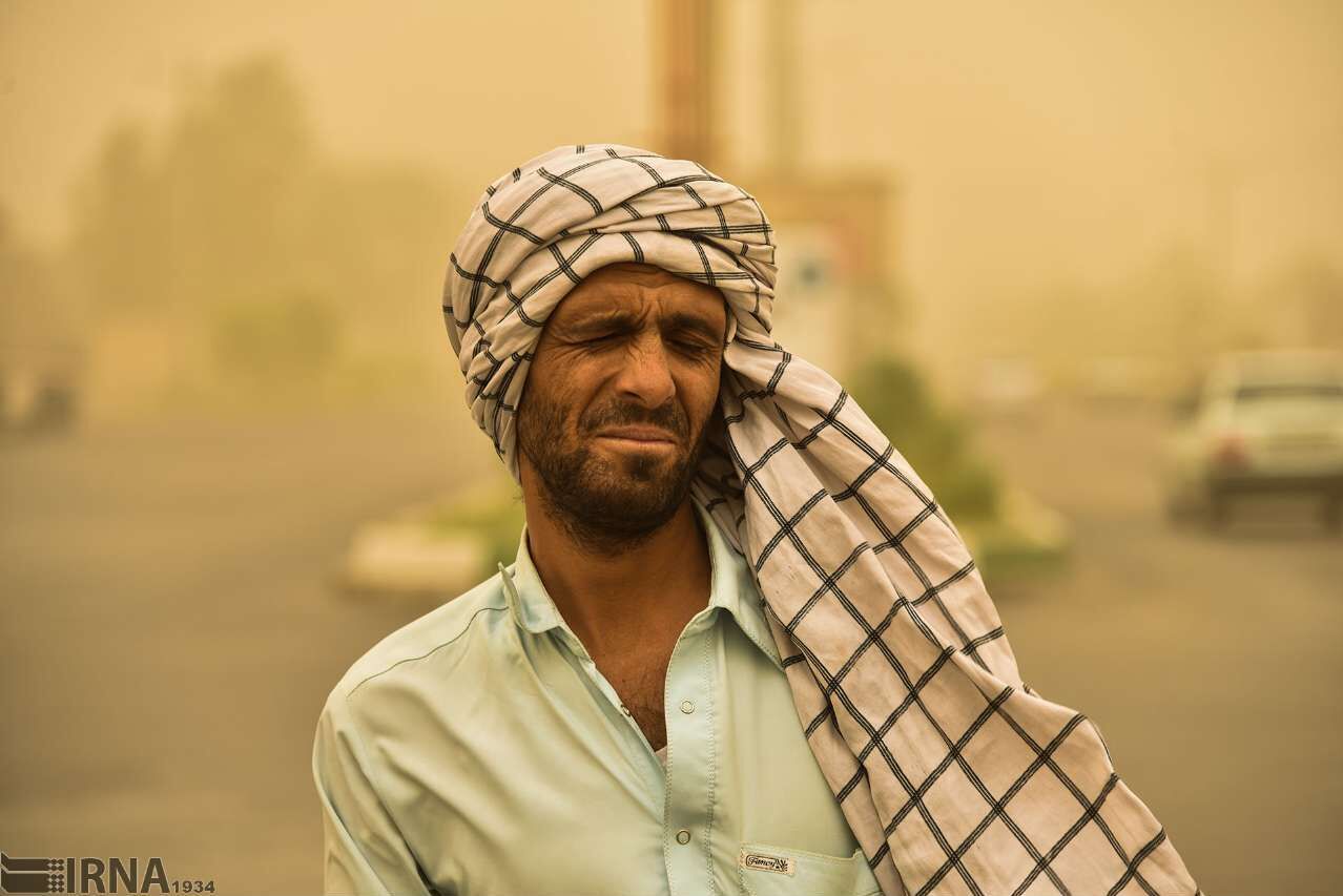 مراجعه ۱۳۰ نفر به مراکز درمانی بر اثر گرد و خاک در سیستان وبلوچستان