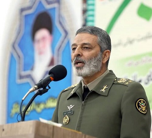 سرلشکر موسوی: انتخاب ارتش به عنوان پرچمدار فداکاری بسیار افتخارآمیز است