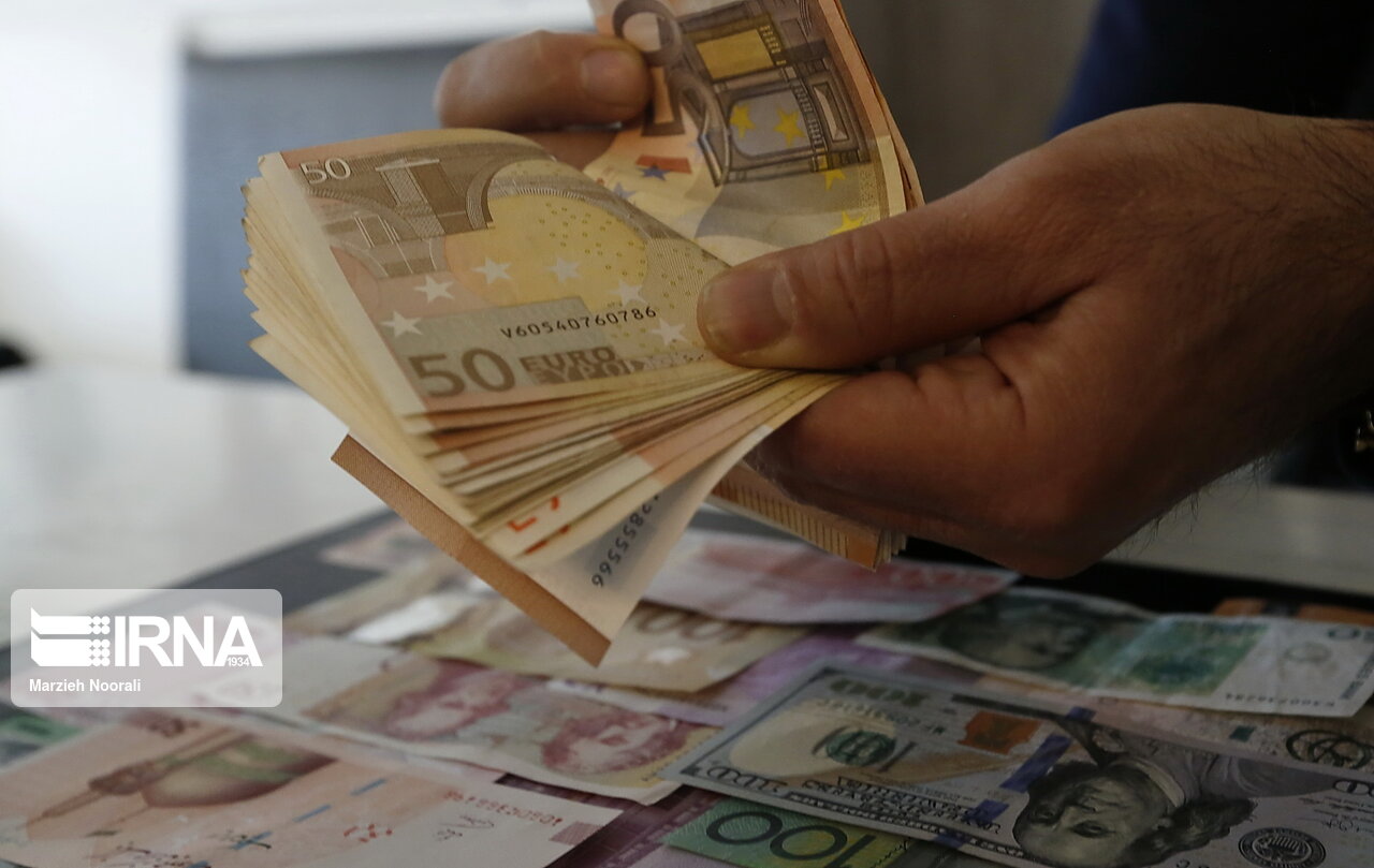 بانک مرکزی اعلام کرد:
تصویب بسته سیاستی برگشت ارزهای صادراتی