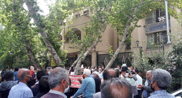 تجمع بازنشستگان تامین اجتماعی در تهران و شهرستان‌ها/ اعتراض به‌عدم اجرای صحیح مواد ۱۱۱ و ۹۶ قانون تامین اجتماعی