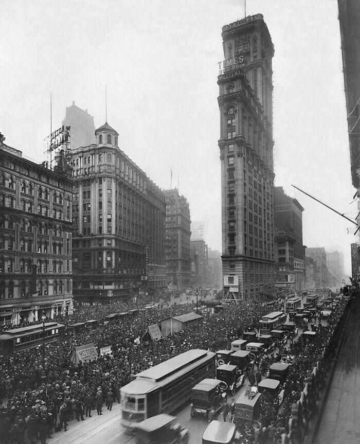 میدان تایمز نیویورک سال 1919(عکس)