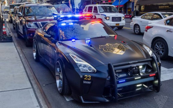 خودروی نیسان GT-R در لباس پلیس(+عکس)