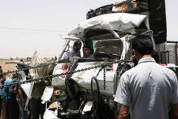 کشته شدن 5 نفر در تصادف کامیون با ال90 (+عکس)