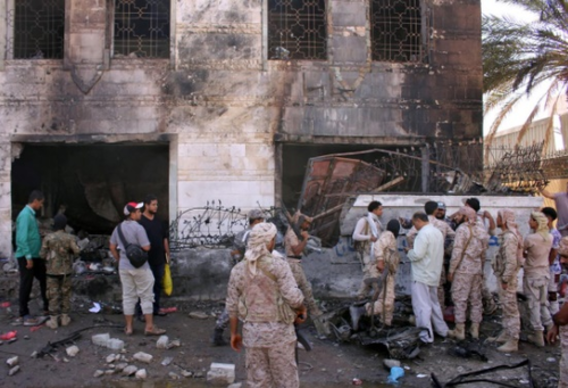 حمله انتحاری داعش به مرکز امنیتی جنوب یمن (عکس)