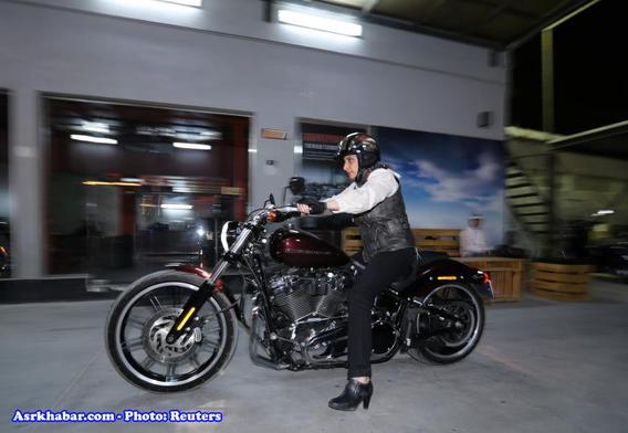 آموزش موتور سیکلت سواری به زنان سعودی (عکس)