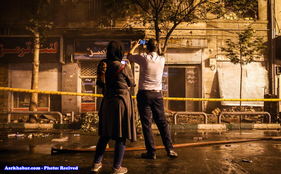(تصاویر) آتش‌سوزی گسترده در خیابان امیرکبیر تهران