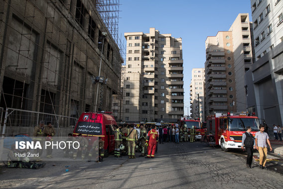 آتش‌سوزی در مجتمع مسکونی «پارامیس» (+عکس)