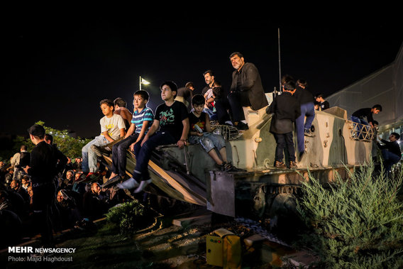 مراسم شب وداع با پیکرهای مطهر ۱۳۵شهید گمنام دفاع مقدس (+عکس)