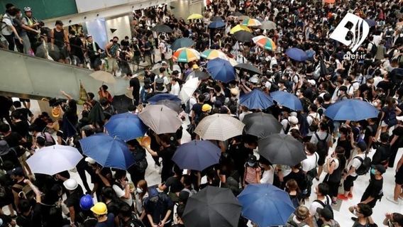 اعتراضات در هنگ کنگ به مکان‌های عمومی کشید (+عکس)