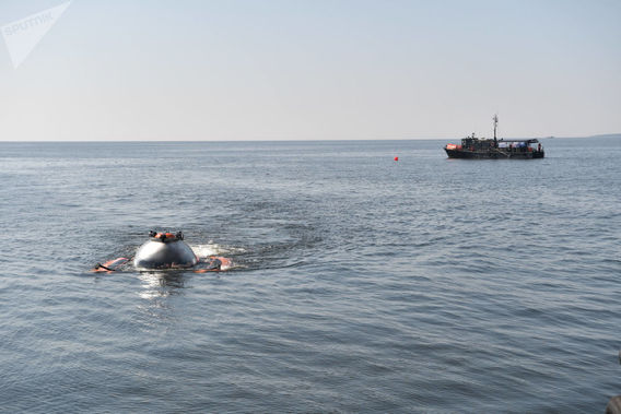 سفر ولادیمیر پوتین به اعماق دریا (+عکس)