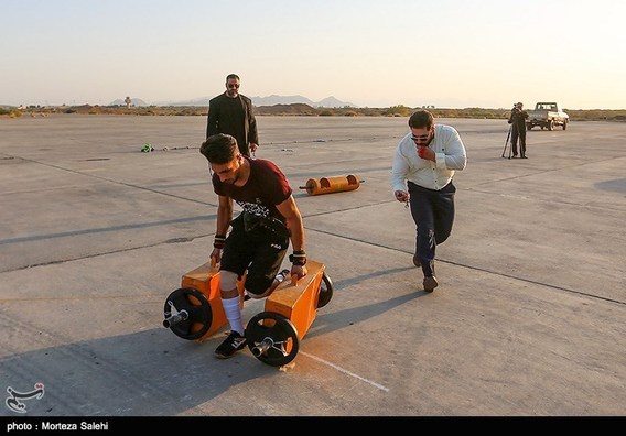 مسابقات قوی‌ترین مردان اصفهان نکوداشت هفته دفاع مقدس (+عکس)
