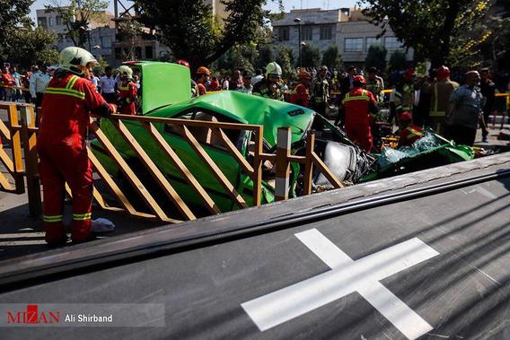 سانحه سقوط جرثقیل در اتوبان بسیج (+عکس)