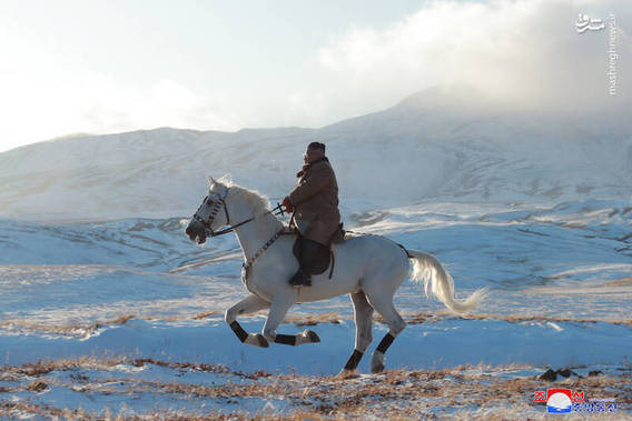اسب سواری رهبر کره شمالی (+عکس)