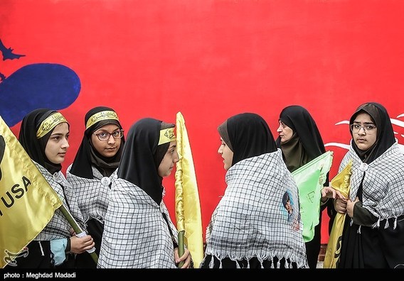 راهپیمایی روز 13 آبان در تهران (+عکس)