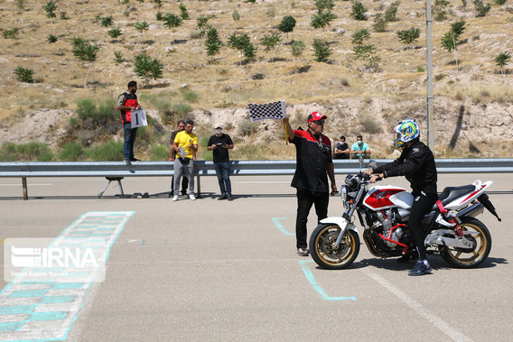 اولین دوره مسابقات «موتور ریس» بانوان در تبريز (+عكس)