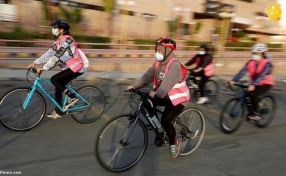 دوچرخه سواری زنان در عربستان (+عکس)