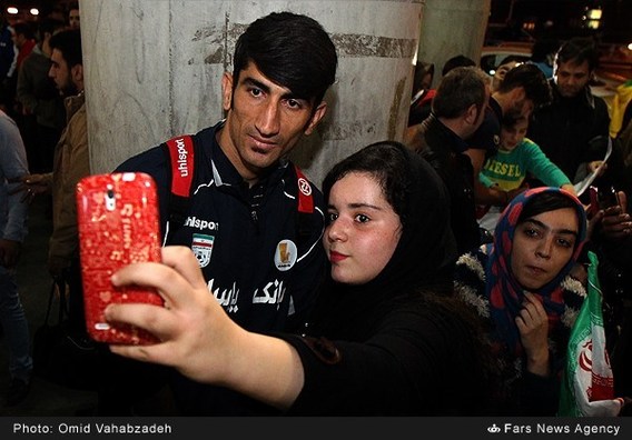 بازگشت تیم ملی فوتبال به ایران (عکس)
