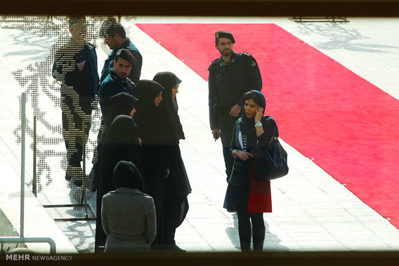 گشت ارشاد درکنار جشنواره فیلم فجر (عکس)