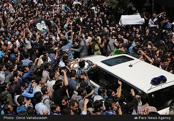 تصاویر اعتراض به حضور هاشمی در دانشگاه