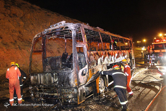 مهار حریق اتوبوس مسافربری ولو در مشهد (+عکس)