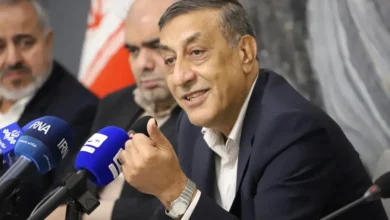 معاون اجرایی رئیسجمهور: طرح بنزین ۸۰ هزار تومانی به هیچ وجه در دستور کار دولت نیست / اگر بخواهیم نرخ سوخت را متعادل کنیم، باید حقوق و دستمزد کارمندان، بازنشستگان و … را هم متعادل کنیم؛ نمیشود که سوخت را با نرخ بینالمللی و یا منطقه عرضه کنیم اما حقوق و دستمزد افراد را متعادل نکنیم