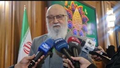 چمران: درخواست استیضاح شهردار تهران خلاف قانون نیست / واردات واگنهای مترو همچنان بلاتکلیف است / متروباسها مشکل حملونقل تهران را حل نمیکنند